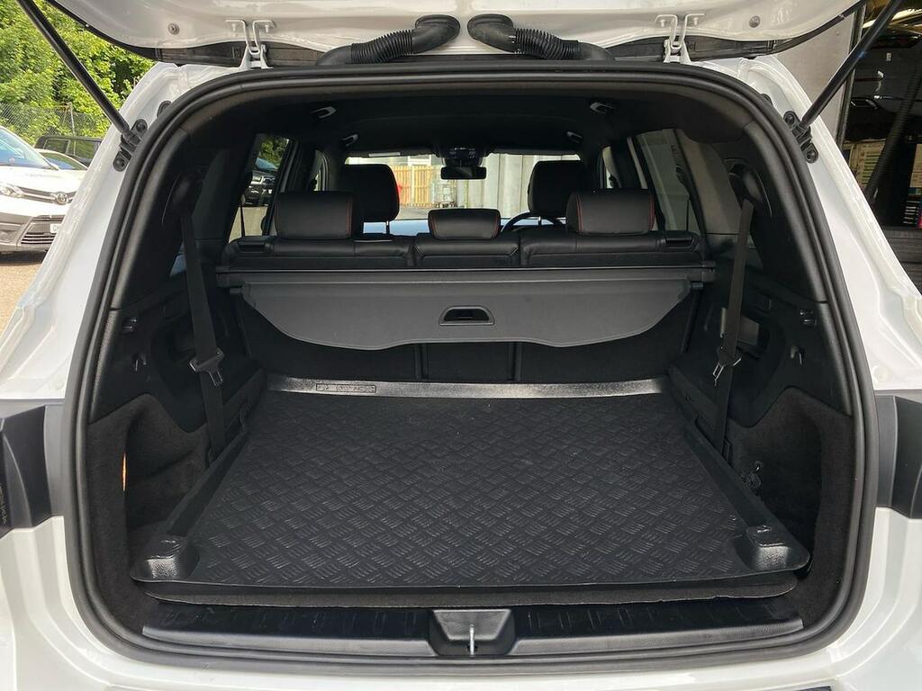 Mercedes-Benz GLB Class Glb 200 Rhd White #17