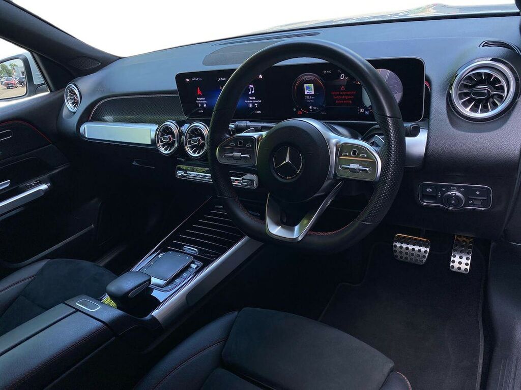 Mercedes-Benz GLB Class Glb 200 Rhd White #15