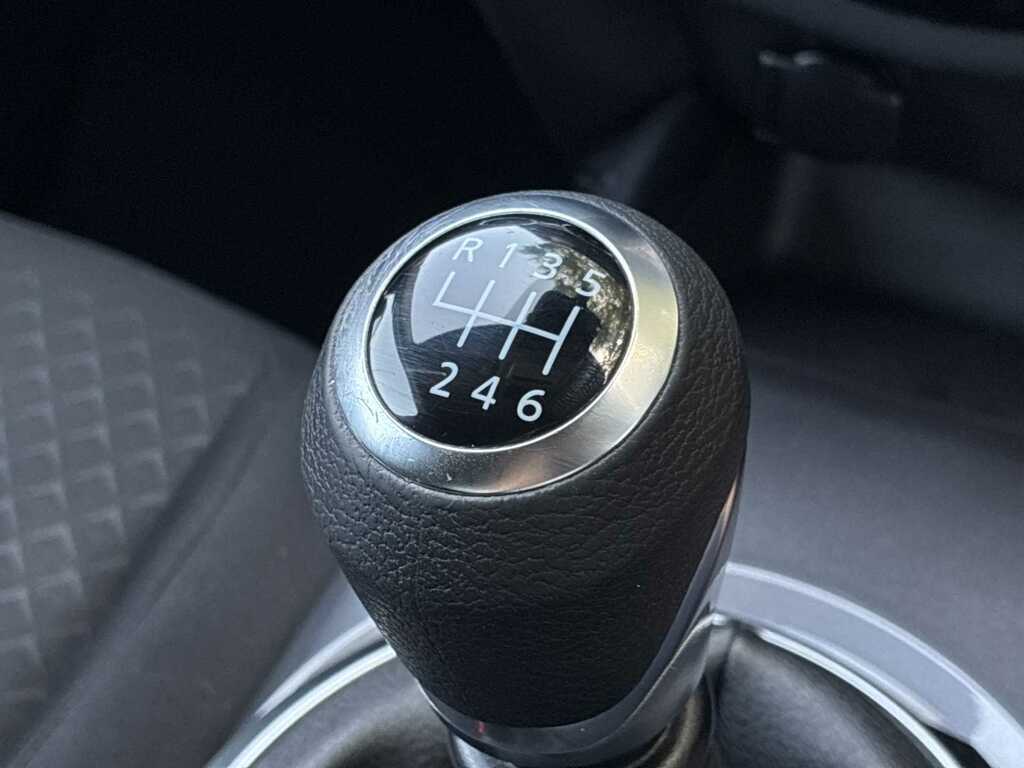 Nissan Juke 1L Tekna Black #32