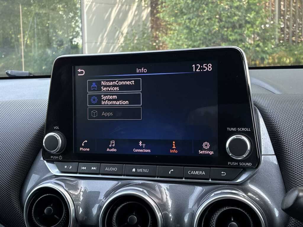 Nissan Juke 1L Tekna Black #37