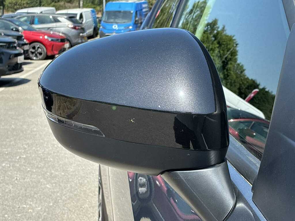 Nissan Juke 1L Tekna Black #30