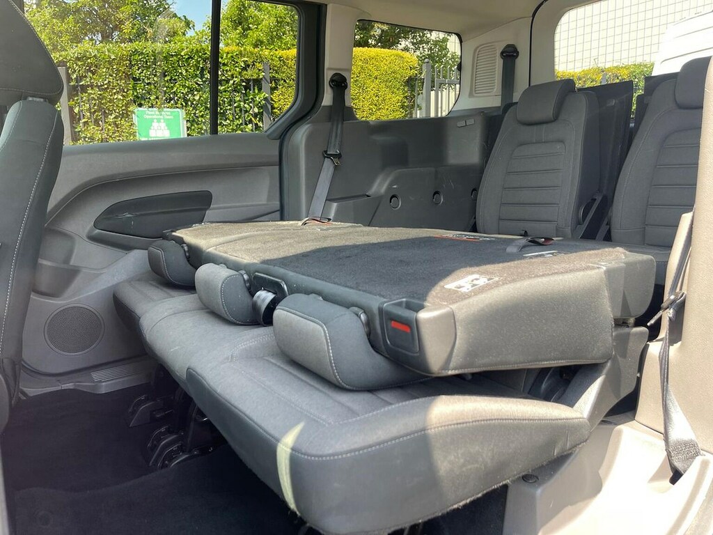 Ford Grand Tourneo Connect 1.5 Ecoblue 120 Titanium Grey #40
