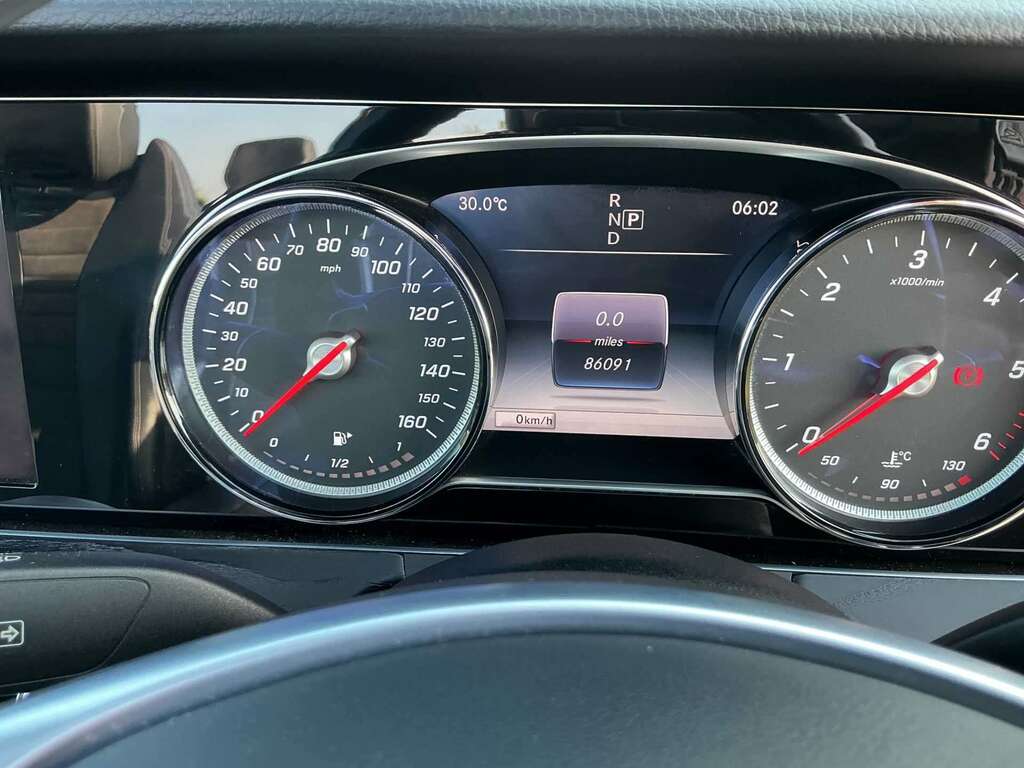 Mercedes-Benz E Class E220d 4Matic Amg Line Premium 9G-tronic Black #23