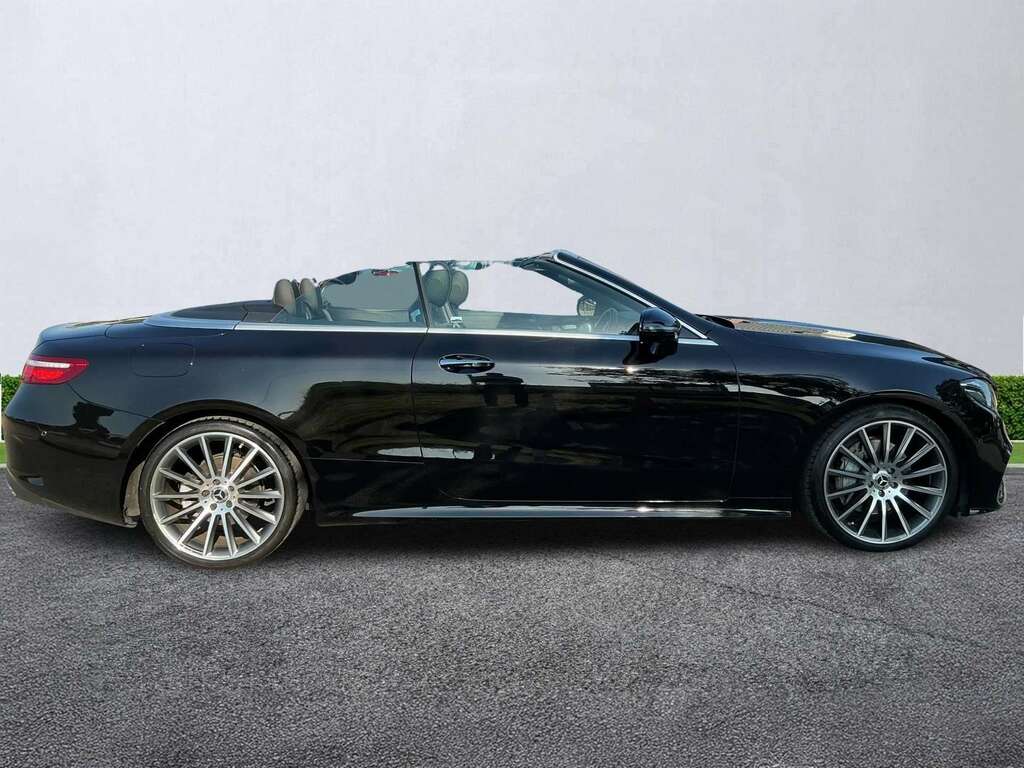 Mercedes-Benz E Class E220d Amg Line Premium Plus 9G-tronic Black #4