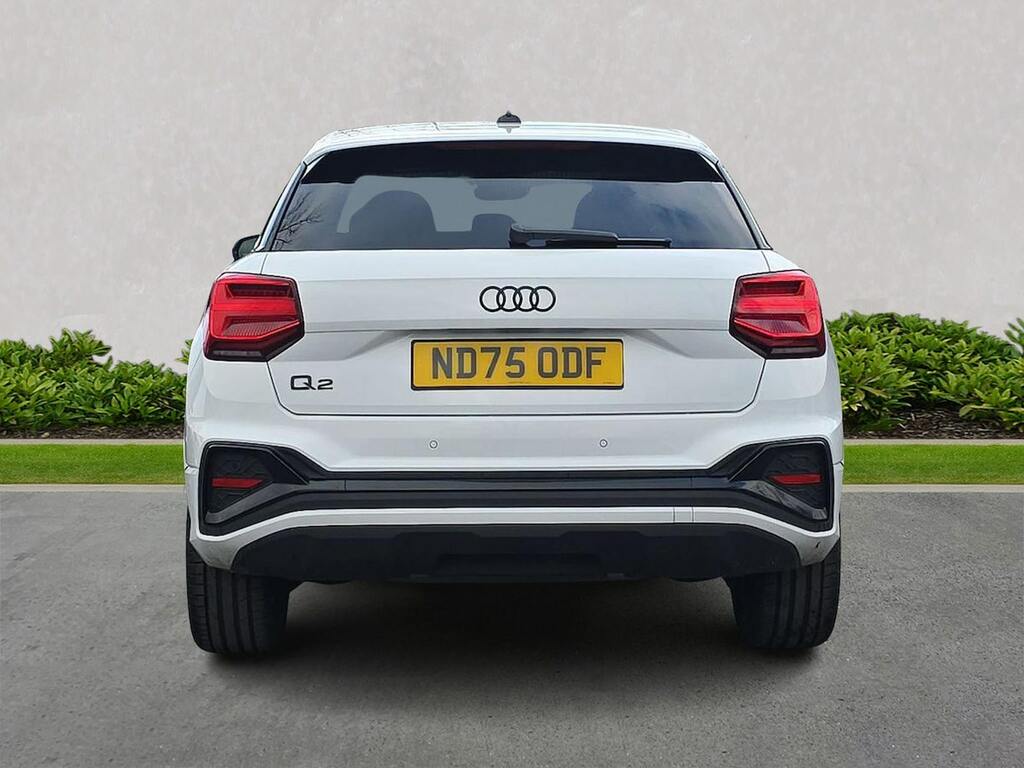 Audi Q2 1.5 Tfsi Cod 35 Black Edition Suv S Tro White #4