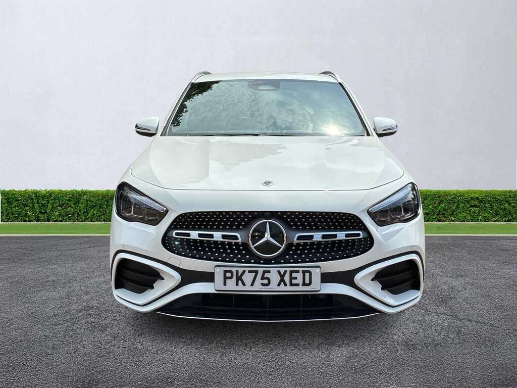 Mercedes-Benz GLA Class Gla 200 Amg Line Executive White #5