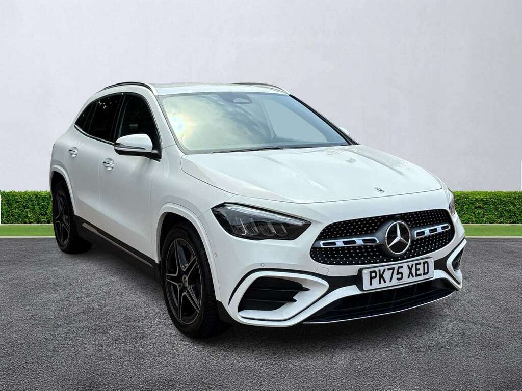 Mercedes-Benz GLA Class Gla 200 Amg Line Executive White