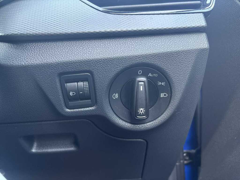 Skoda Kamiq Se Drive White #28