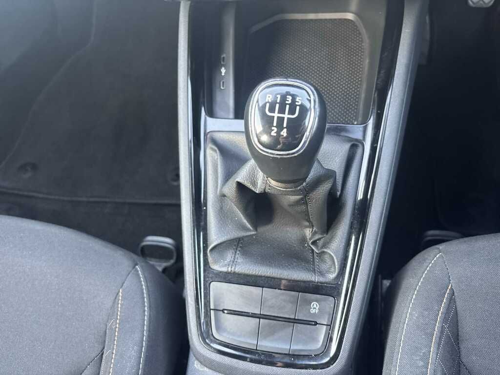Skoda Kamiq Se Drive White #12