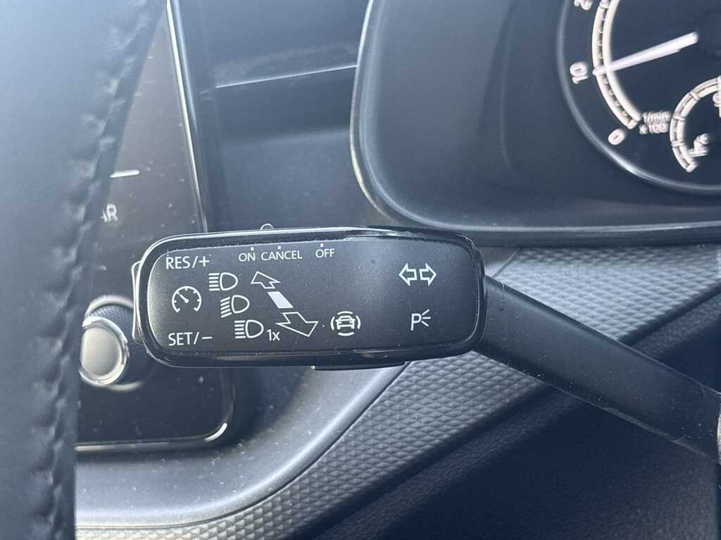 Skoda Kamiq Se Drive White #25
