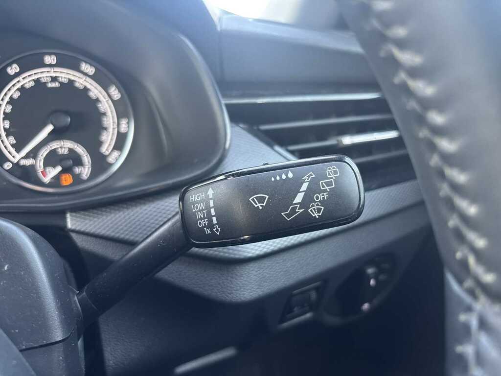 Skoda Kamiq Se Drive White #26