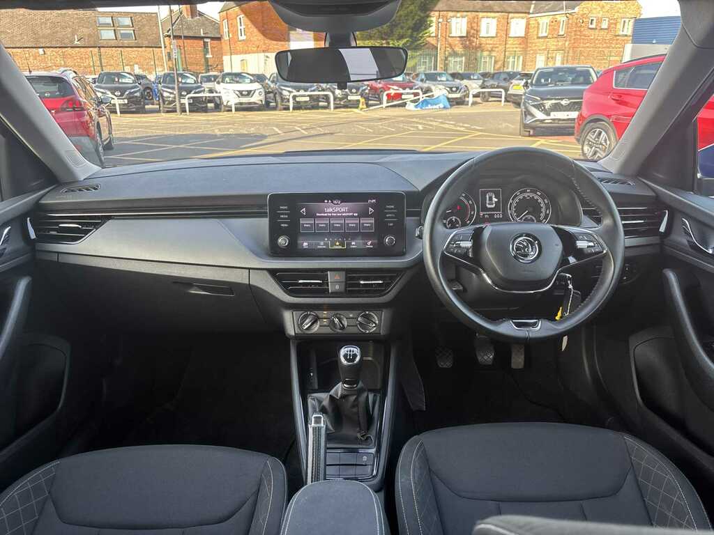 Skoda Kamiq Se Drive White #8