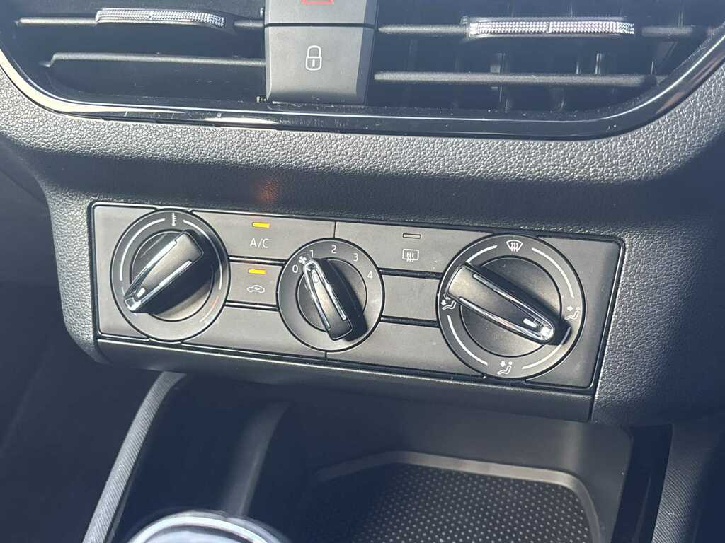 Skoda Kamiq Se Drive White #11