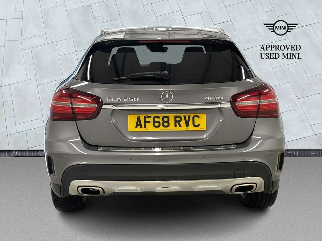 Mercedes-Benz GLA Class Gla 250 4Matic Amg Line Premium Plus Grey #4