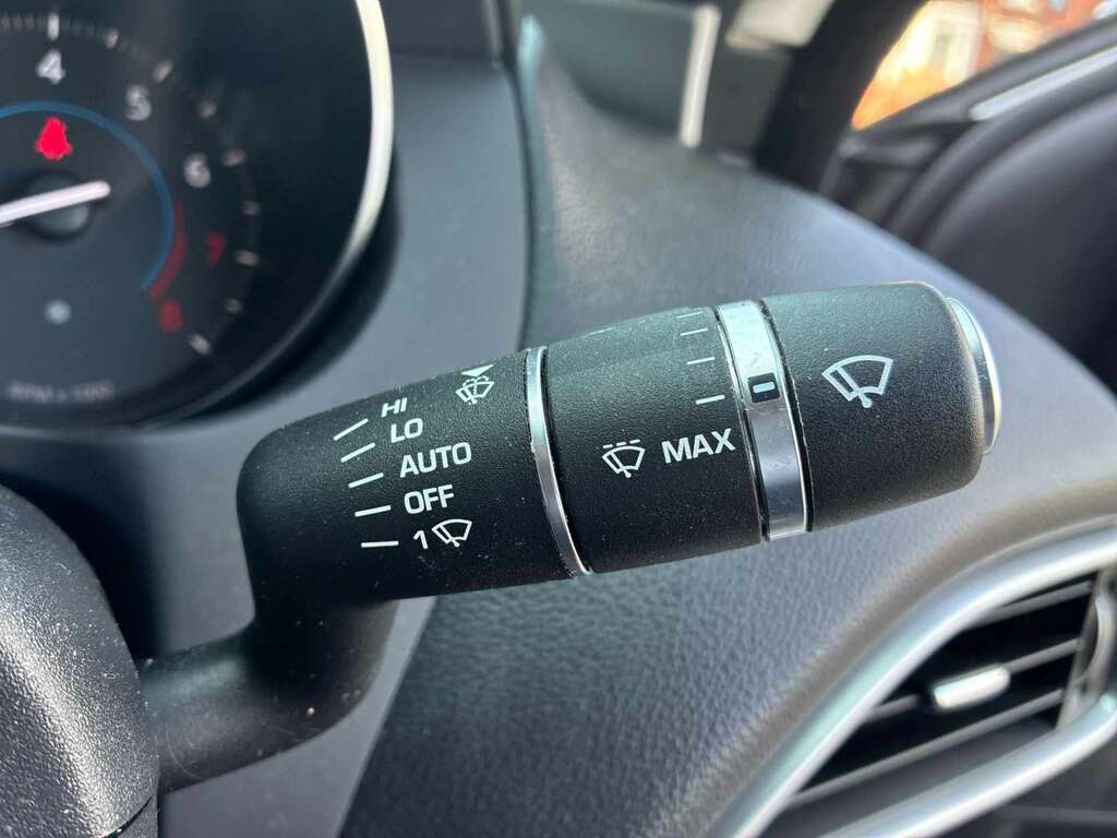 Jaguar XE 2L R-sport Black #24