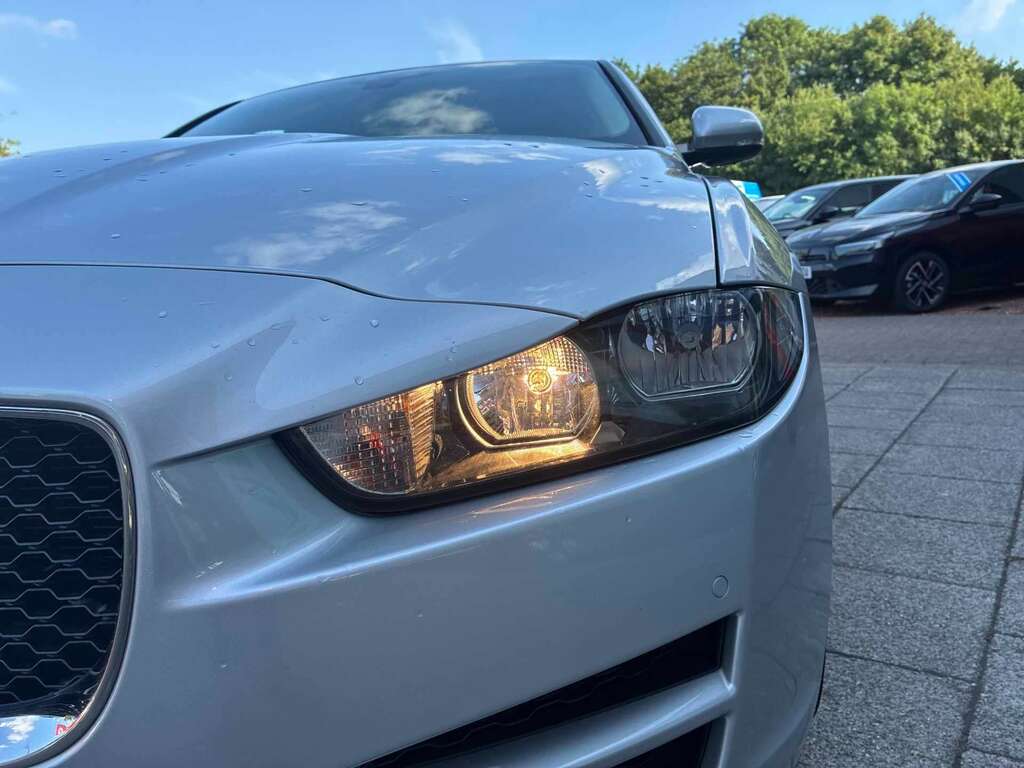 Jaguar XE 2L R-sport Black #26