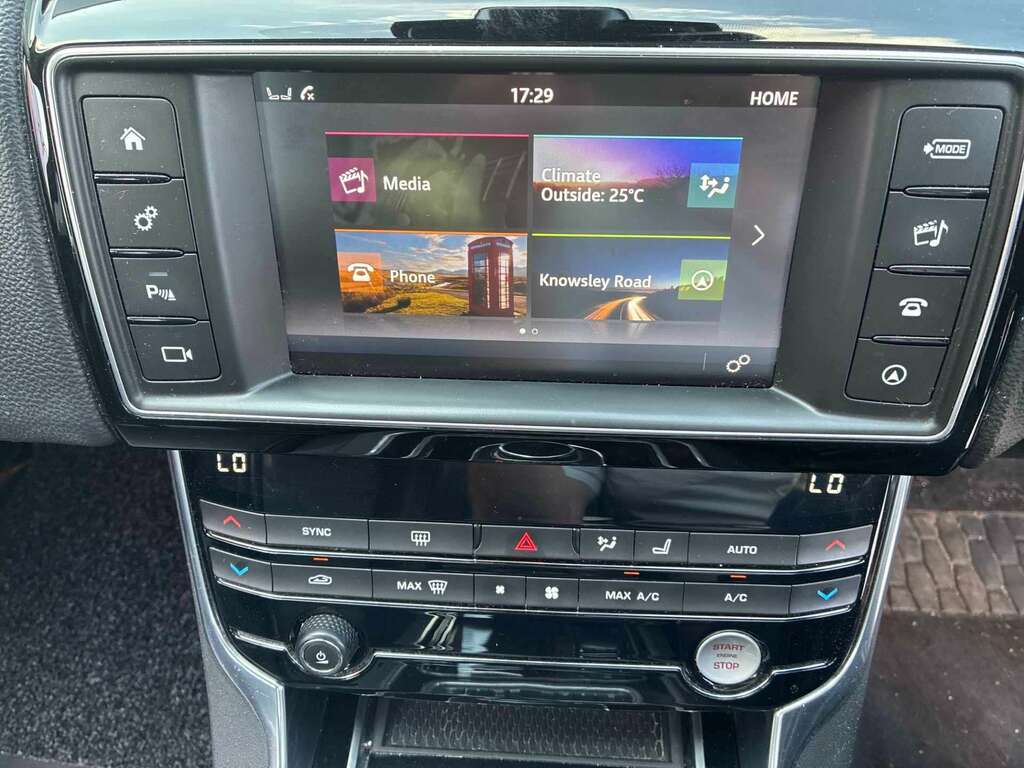 Jaguar XE 2L R-sport Black #11