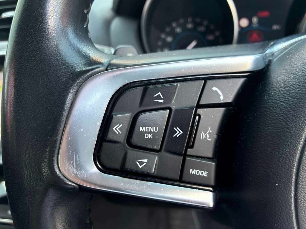 Jaguar XE 2L R-sport Black #23