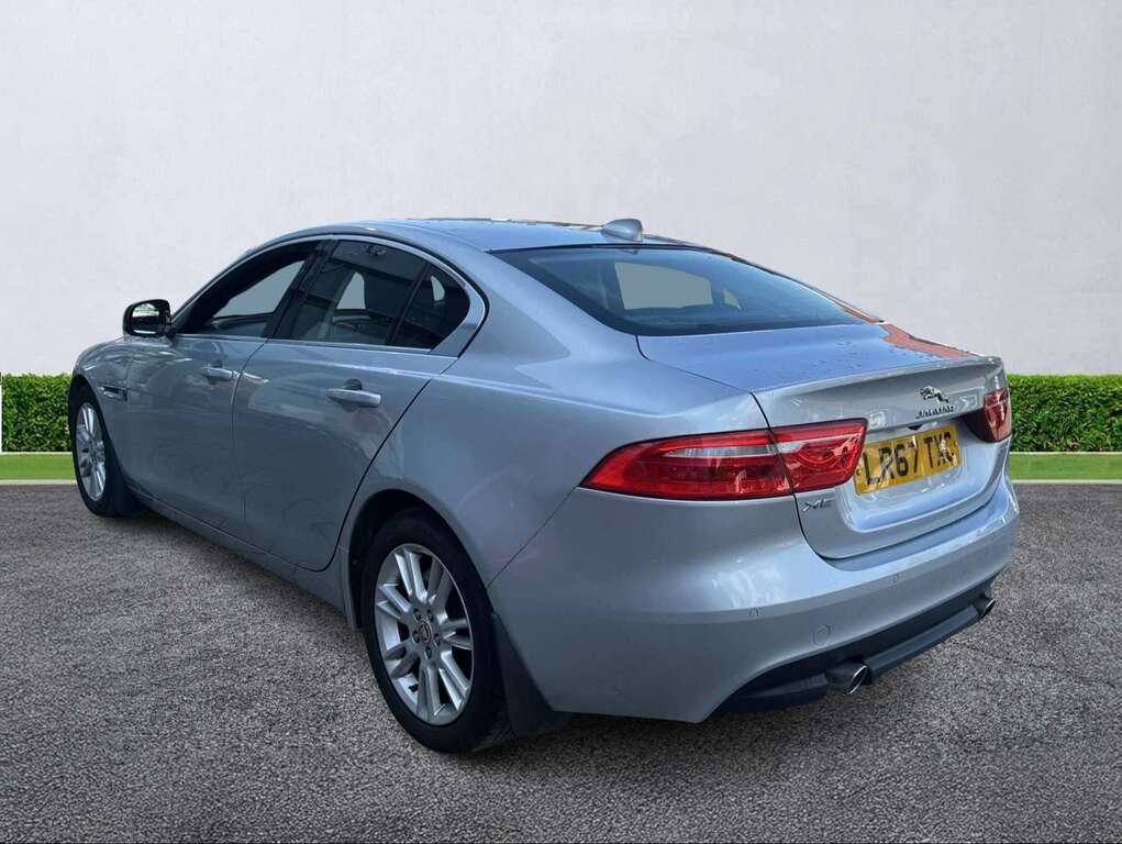 Jaguar XE 2.0 Ingenium Prestige Silver #2