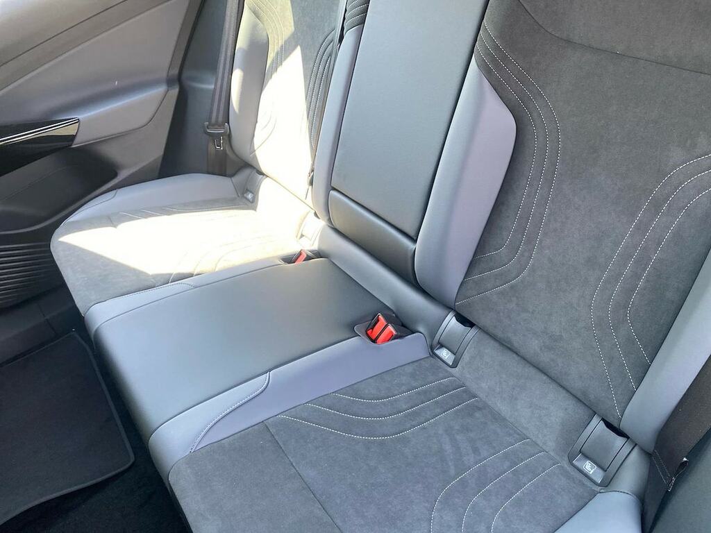Volkswagen ID.4 Pro 77Kwh Match 5-Door Grey #16