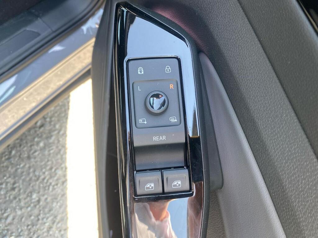Volkswagen ID.4 Pro 77Kwh Match 5-Door Grey #21