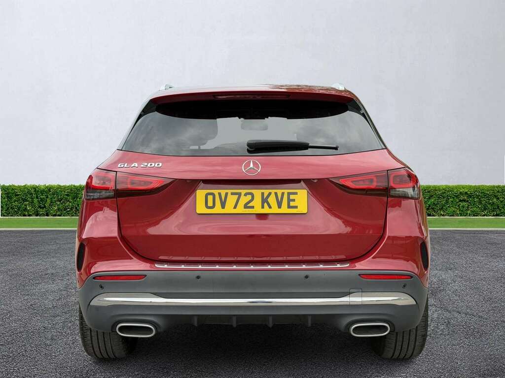 Mercedes-Benz GLA Class Gla 200 Amg Line Executive Red #4