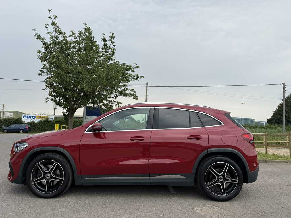 Mercedes-Benz GLA Class Gla 200 Amg Line Executive Red #6
