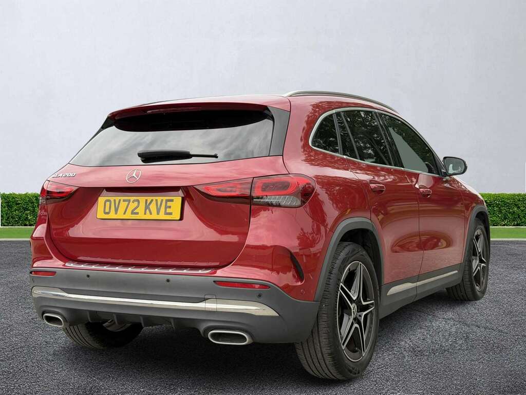 Mercedes-Benz GLA Class Gla 200 Amg Line Executive Red #3