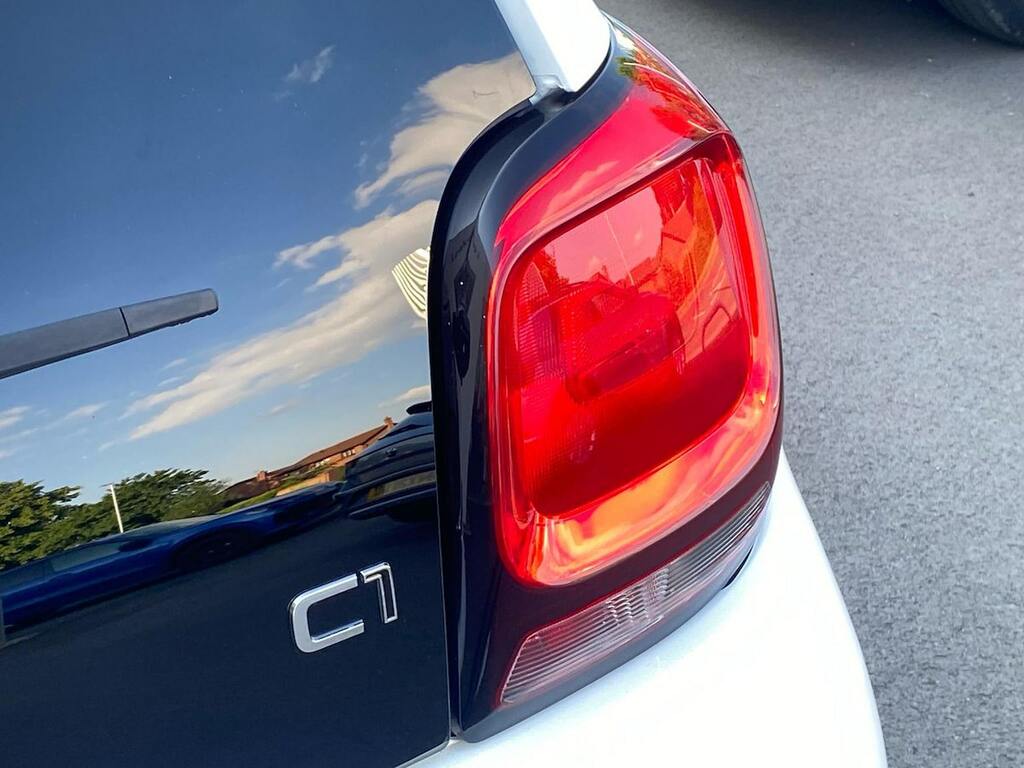 Citroen C1 1.0 Vti Shine Euro 6 Ss White #17