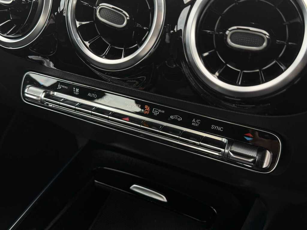 Mercedes-Benz GLA Class 1.6 Gla200 Amg Line Edition Plus 7G-dct Euro 6  #33