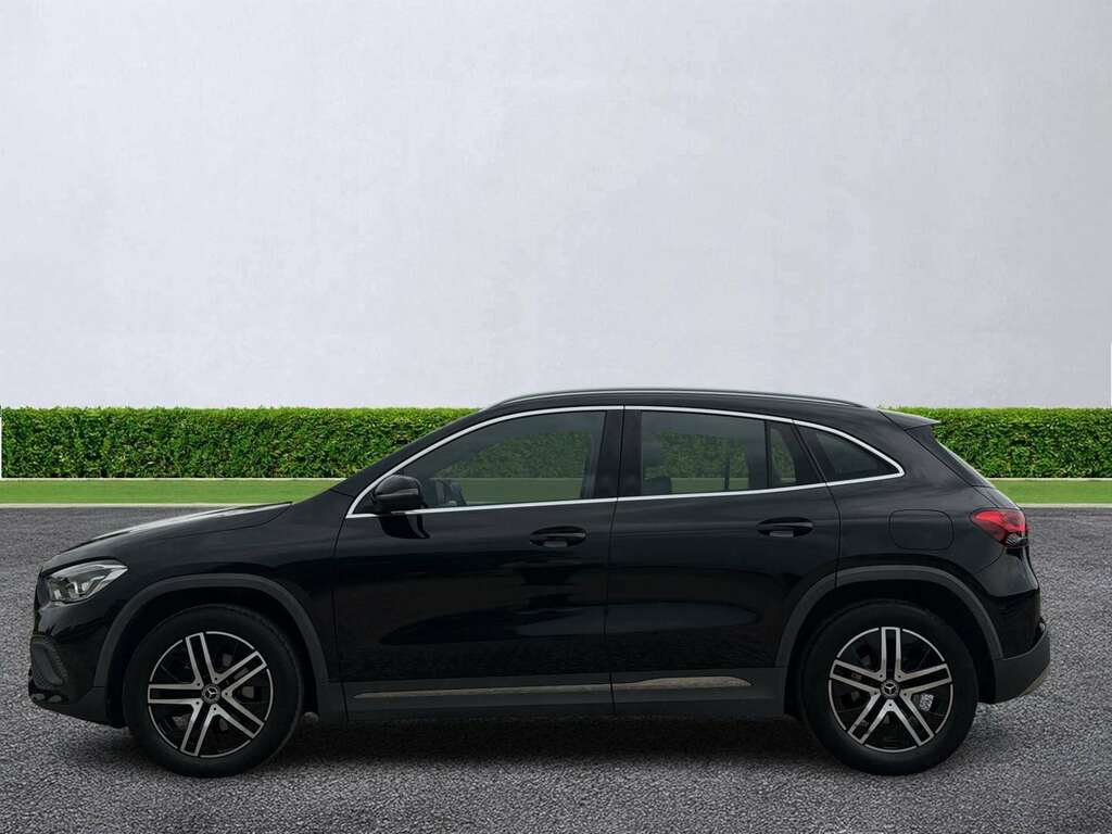Mercedes-Benz GLA Class Gla 200 Sport Black #4