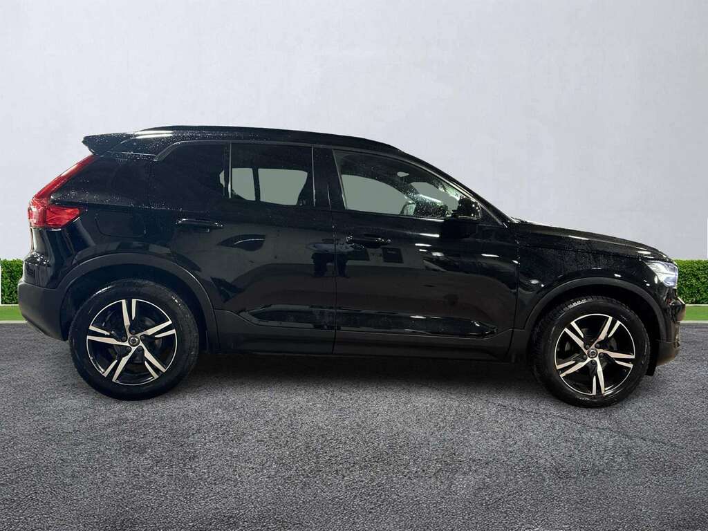 Volvo XC40 1.5 T3 163 R Design Black #2