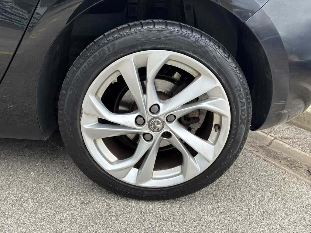 Vauxhall Astra 1.2 Turbo 145 Sri Black #6