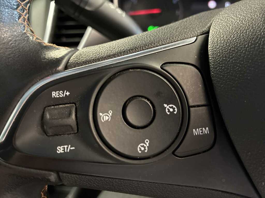 Vauxhall Crossland X 1.2T 130 Tech Line Nav Start Stop Black #24