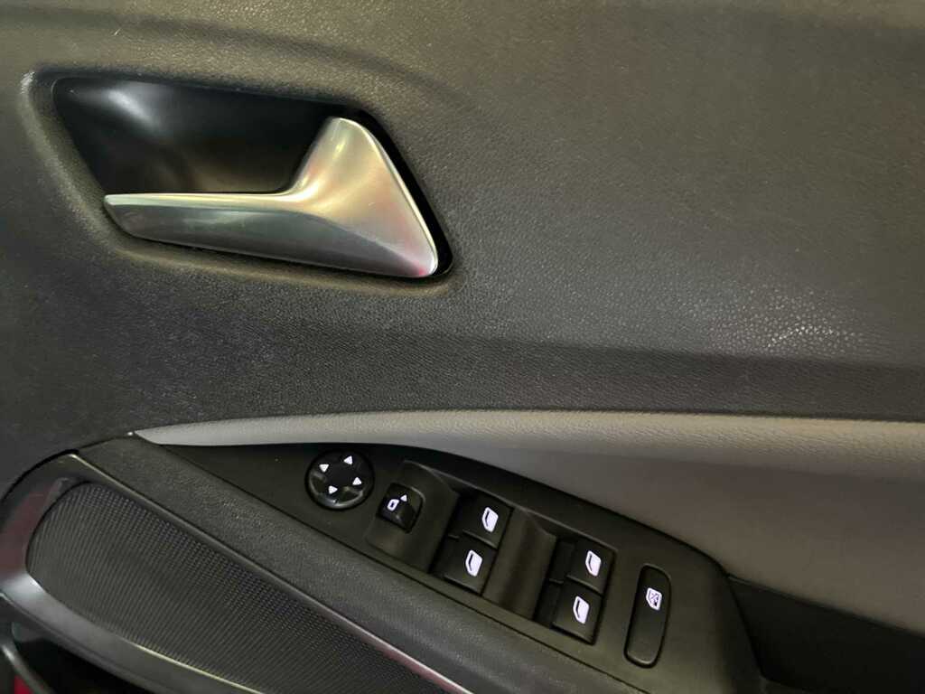 Vauxhall Crossland X 1.2T 130 Tech Line Nav Start Stop Black #20