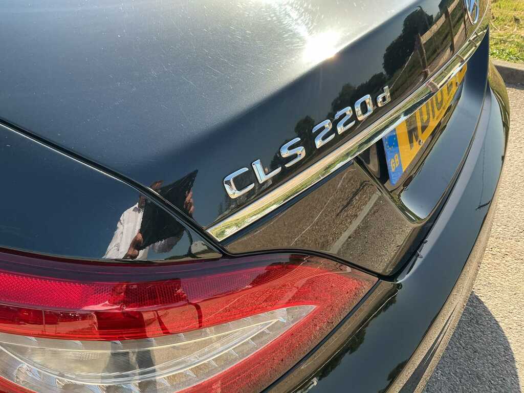 Mercedes-Benz CLS Cls350 D Amg Line Premium Plus Red #32