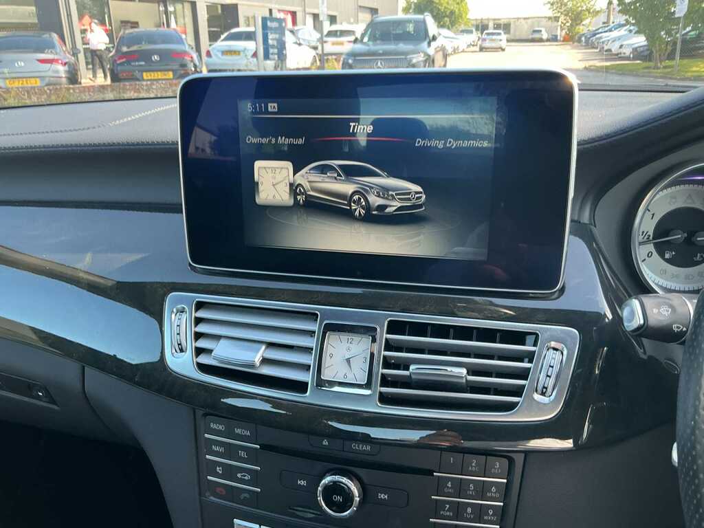 Mercedes-Benz CLS Cls350 D Amg Line Premium Plus Red #18