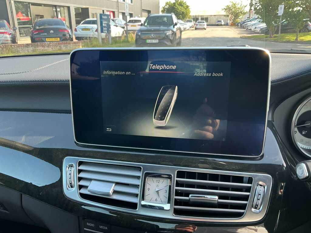 Mercedes-Benz CLS Cls350 D Amg Line Premium Plus Red #37
