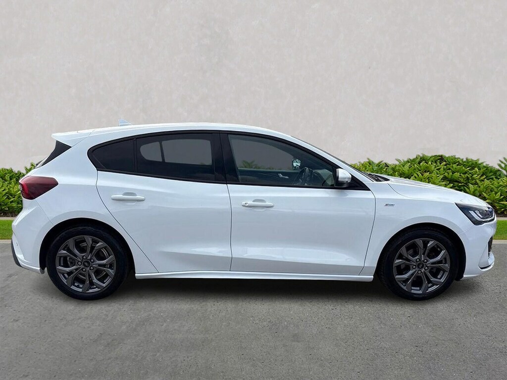 Ford Focus 1.0T Ecoboost St-line Hatchback White #3