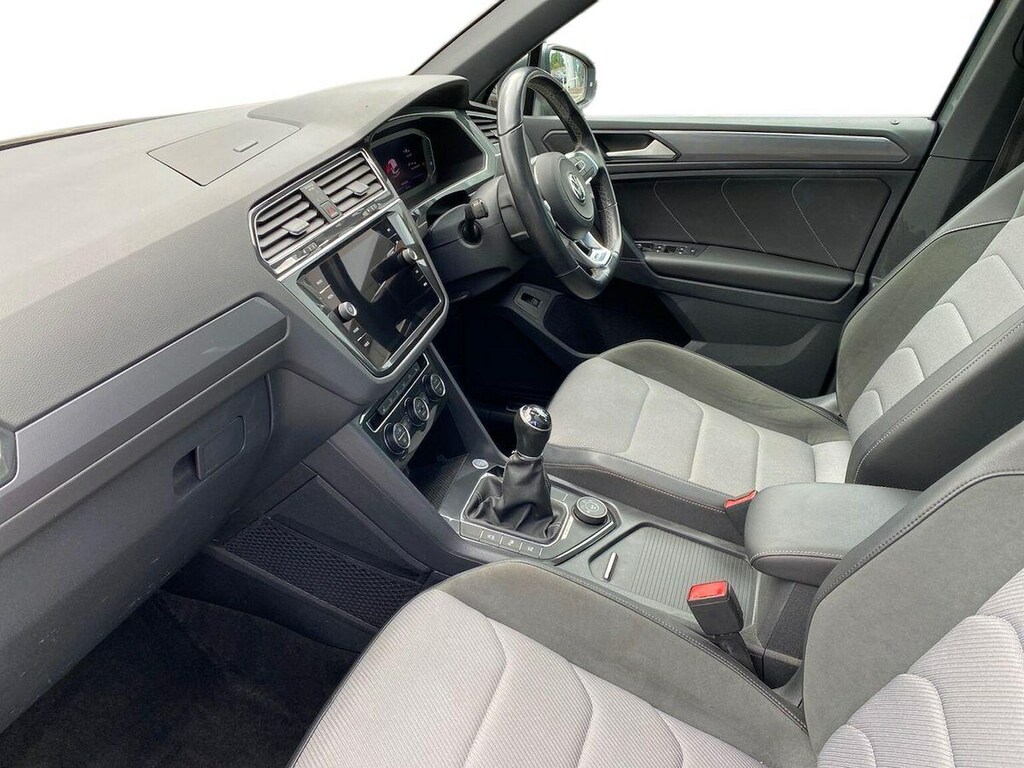 Volkswagen Tiguan Suv Black #7