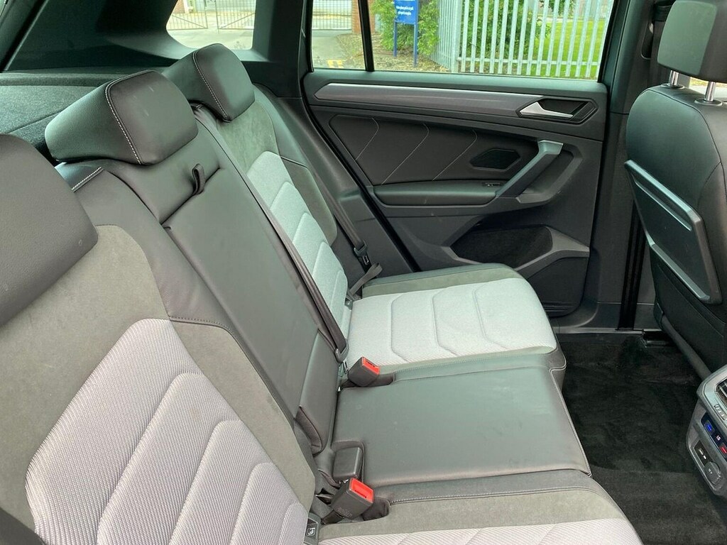 Volkswagen Tiguan Suv Black #16