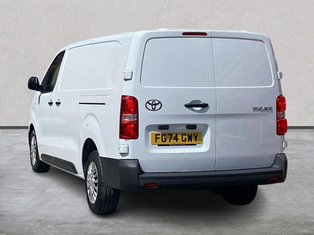 Toyota PROACE 2.0D Icon Long Panel Van 6Dr Lwb Eur FG74GWY #2