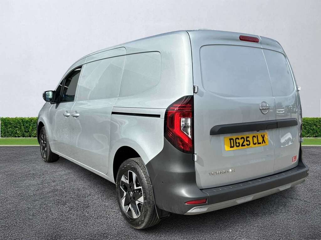 Nissan TOWNSTAR 1.3 Tekna Van #2