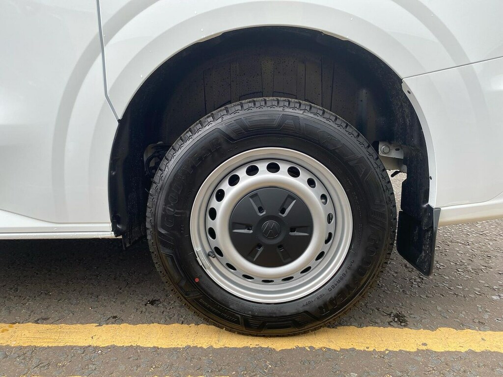 Volkswagen E-Transporter 100Kw 70Kwh Commerce Plus Van #5