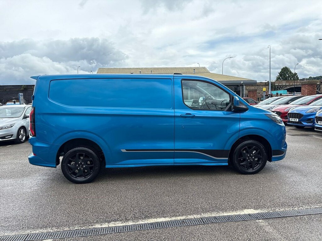 Ford Transit Custom Leader White #17