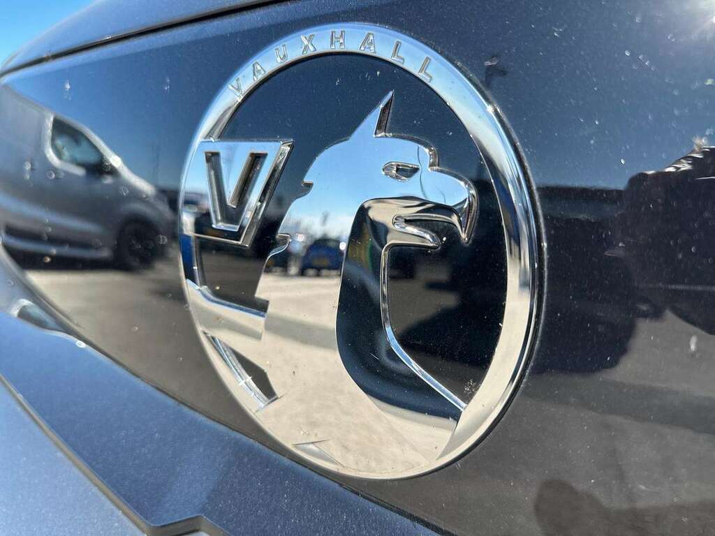Vauxhall Vivaro Prime White #30