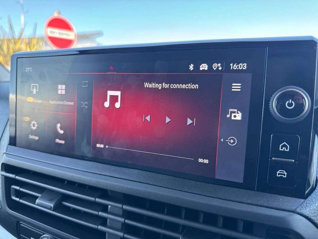 Vauxhall Vivaro Prime White #9