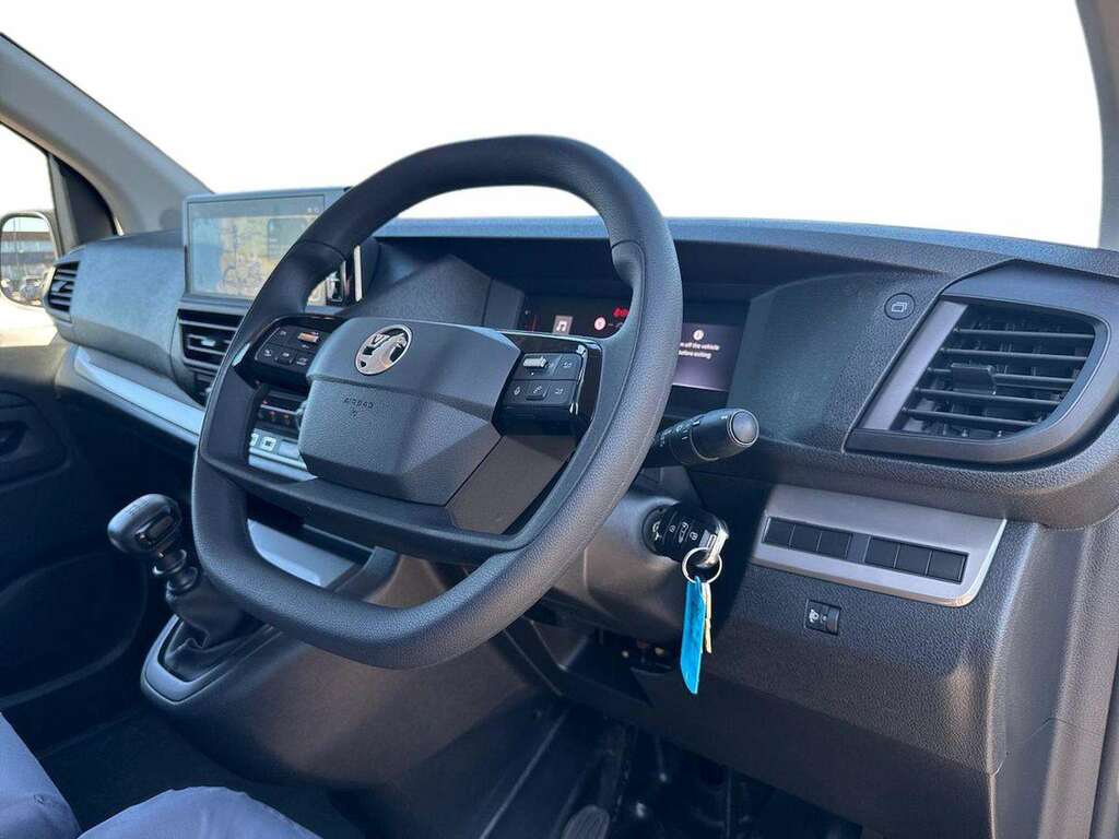 Vauxhall Vivaro Prime White #13