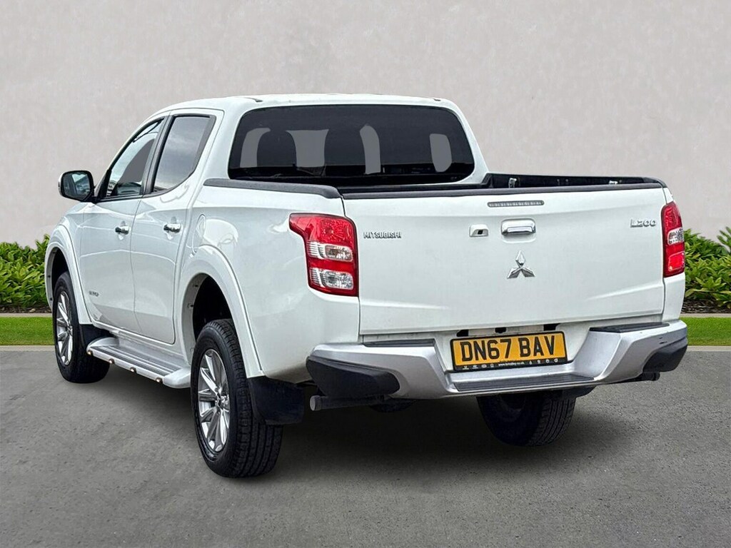 Mitsubishi L200 2.4 Di-d Dc Warrior Pickup Double Cab M DN67BAV #2