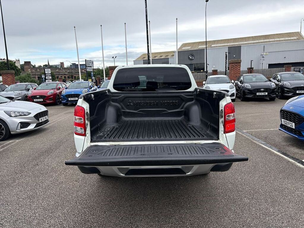 Mitsubishi L200 2.4 Di-d Dc Warrior Pickup Double Cab M DN67BAV #6